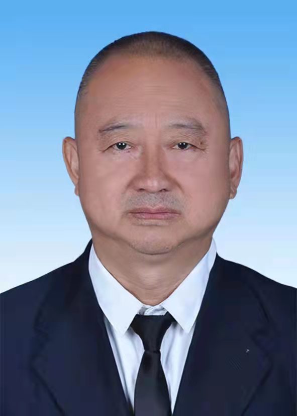 黄勇  景洪市永兴责任有限公司总经理